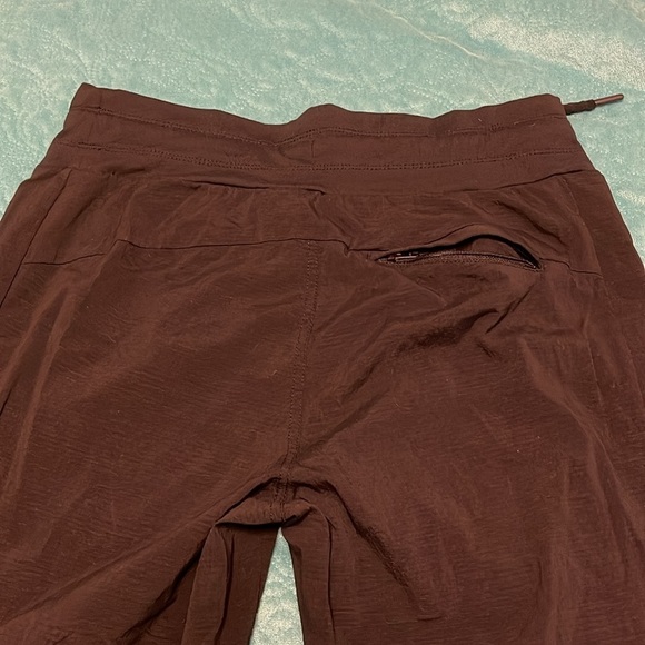 ATHLETA TREKKIE NORTH JOGGER women’s size 6T black, 3 zipper pockets tie waist - Picture 9 of 15